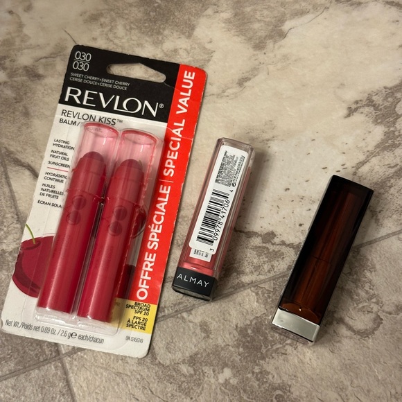 4-Piece Lipstick Bundle – Assorted Shades & Brands | New / Gently Used - Picture 3 of 8